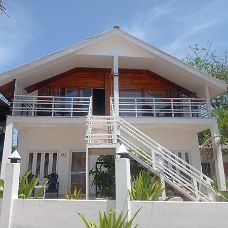 Golden Beach Cottages Triquinimale Exterior foto